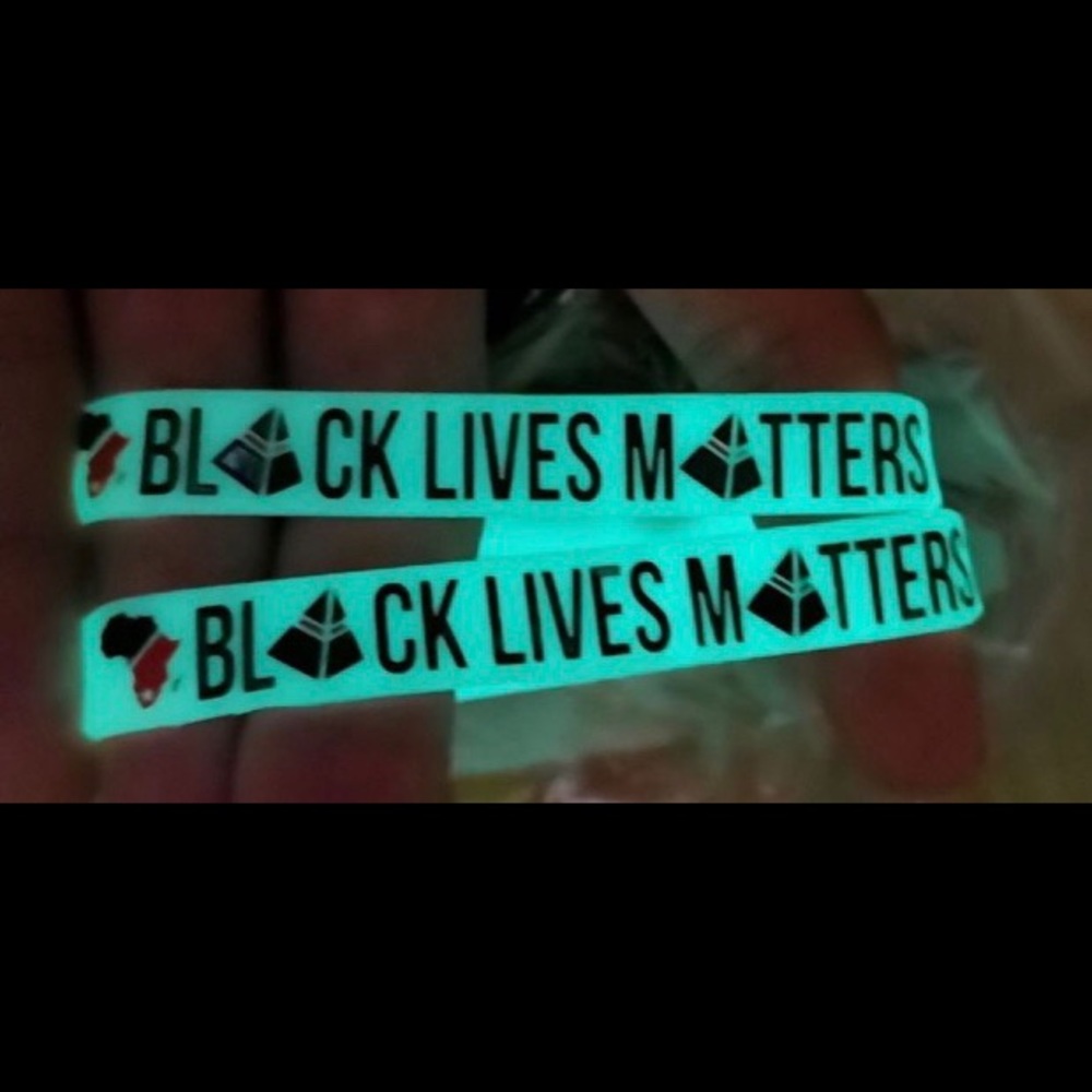 Glow in The Dark wristbands